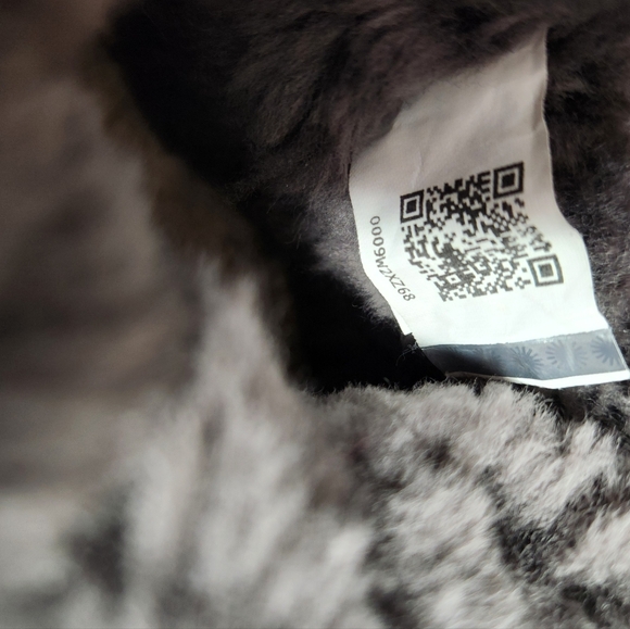 Ugg mini Women's winter boots Size 5 US - Picture 7 of 8